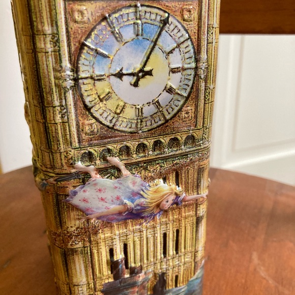 Churchill’s Peter Pan Money Box Bank Tin - London UK - Picture 3 of 11